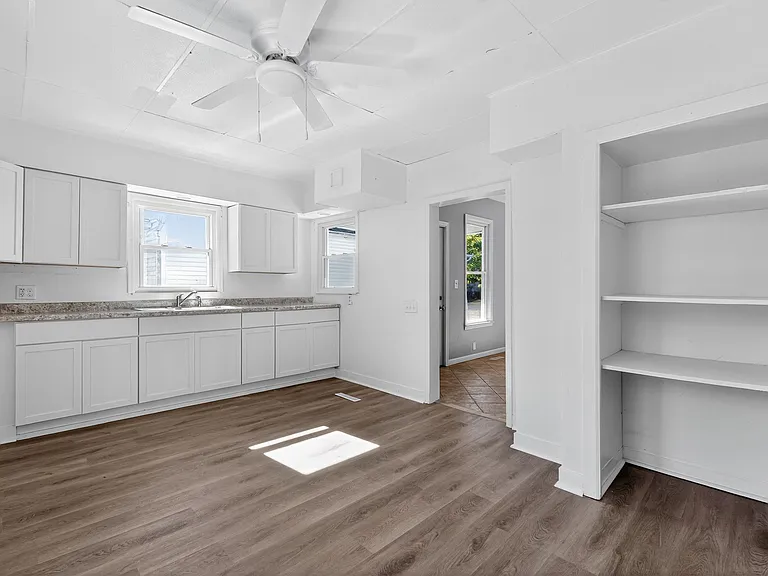 281 Parker Ave — Photo 5
