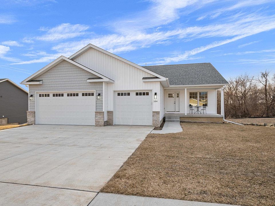 104 N 15th St, Leclaire, IA 52753 Zillow