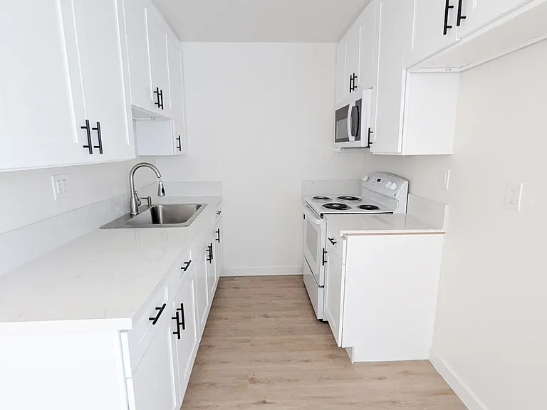 6220 Lemona Ave — Photo 13