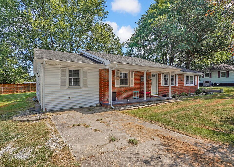1st image of 2005 Pinewood Ln