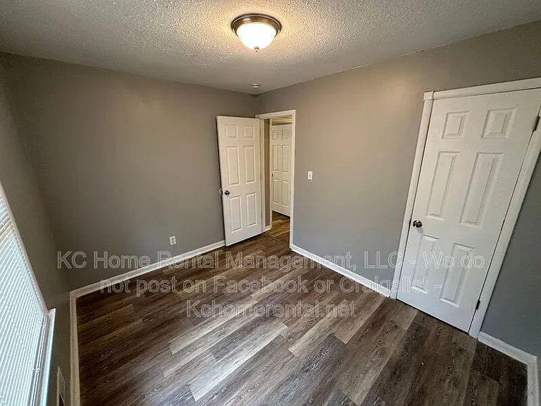7707 E 108th Ter — Photo 27