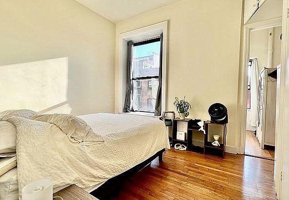 5th image of 34 W 86th St APT 4C