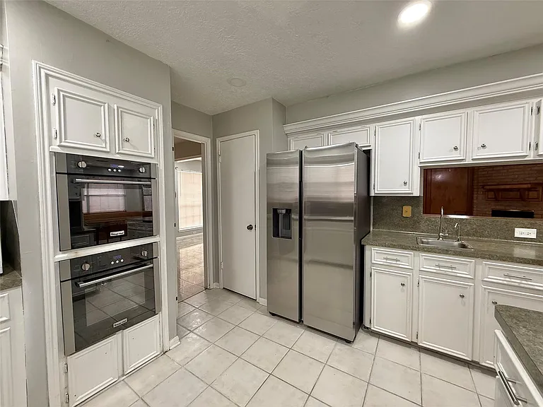 9002 Sabastian Dr — Photo 6