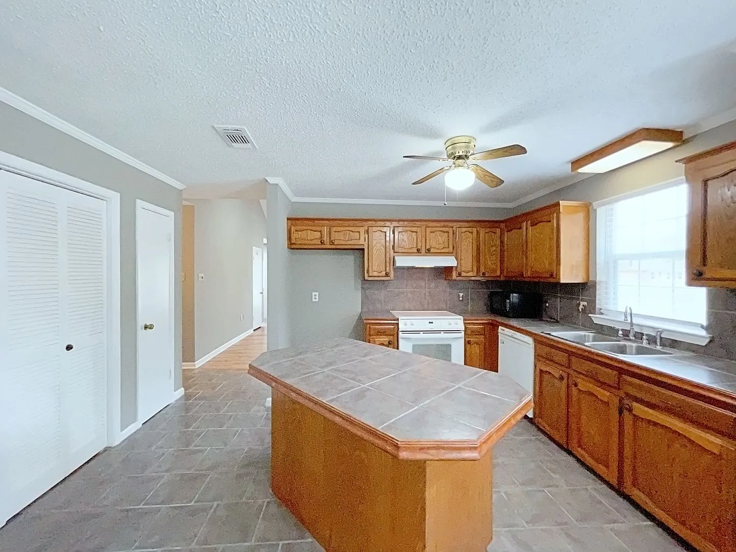 3 Bedroom House in Ascension Parish — Photo 2