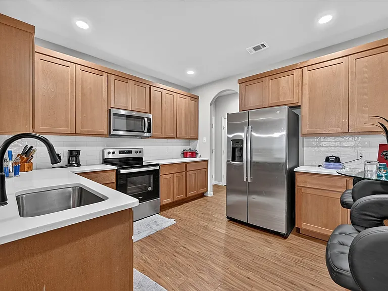 225 Sante Fe St — Photo 13
