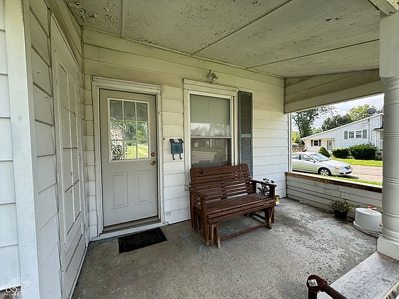 5th image of 1002 N Arthur St