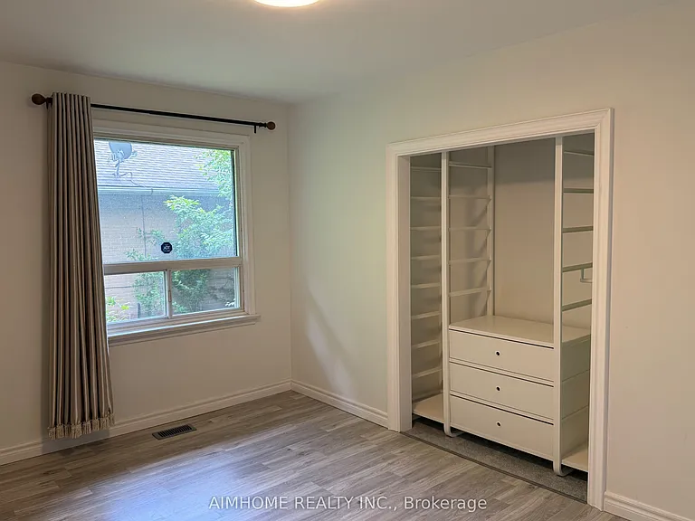 2076 Constance Dr — Photo 3