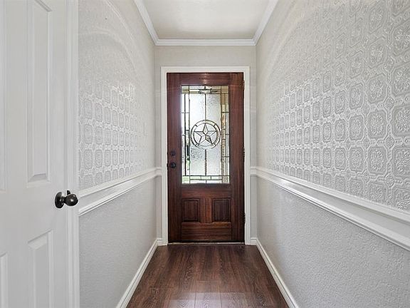 5th image of 6114 Ivy Glen Dr