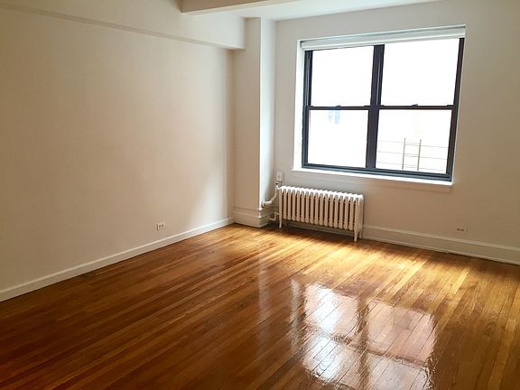 5th image of 117 E 77th St APT 7A