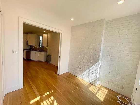 5th image of 222 E 27th St APT 16