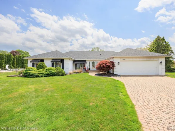38880 Sahr Ct, Clinton Township, MI 48038
