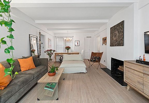 4th image of 339 E 58th St APT 4A