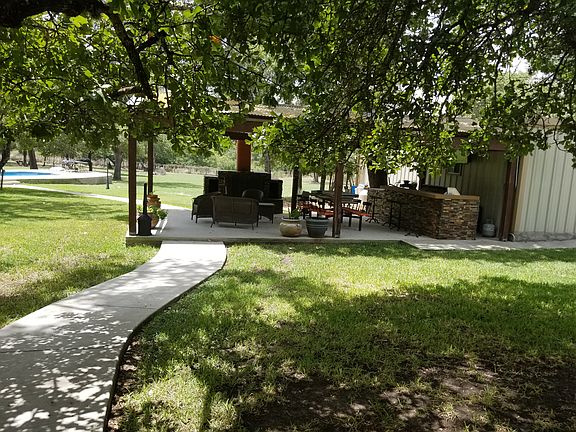 2nd image of 289 Saddle Ln