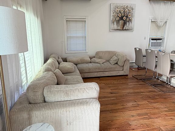 2nd image of 2817 Batchelder St #1