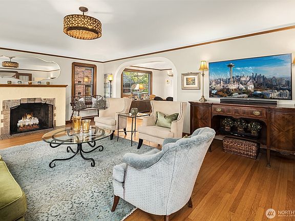 4th image of 3939 Meridian Avenue N