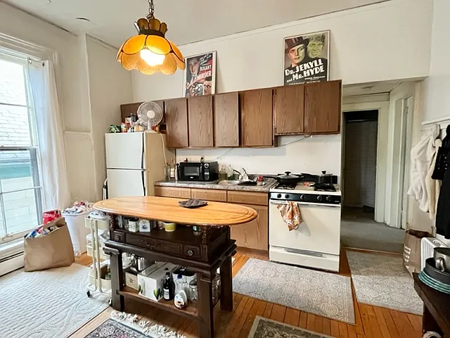 215 N. Pinckney Street - 215-4 — Photo 3