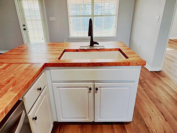 4th image of 9848 Parker Lake Cir