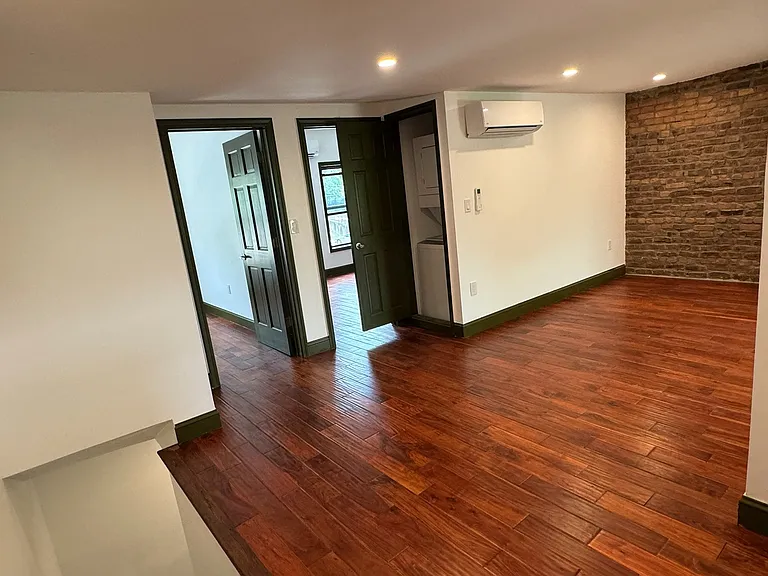 28 Croton Ave #3 — Photo 10