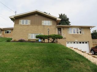 2422 Old Elizabeth Rd, West Mifflin, PA 15122