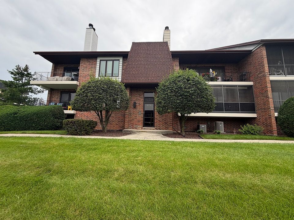 1st image of 15715 Deerfield Ct Unit 1N
