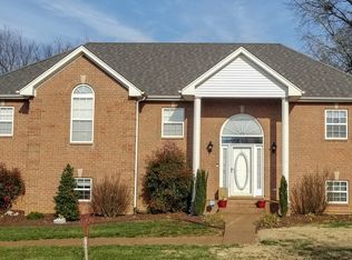 112 Creekwood Dr, White House, TN 37188