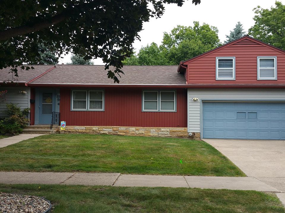 1st image of 222 W 6th St #1/2