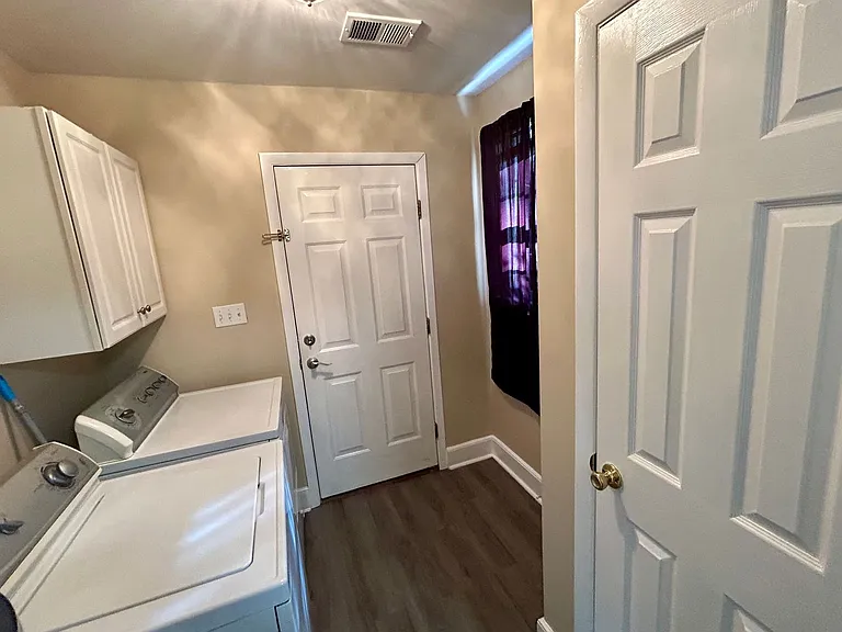 936 W Liberty St — Photo 8