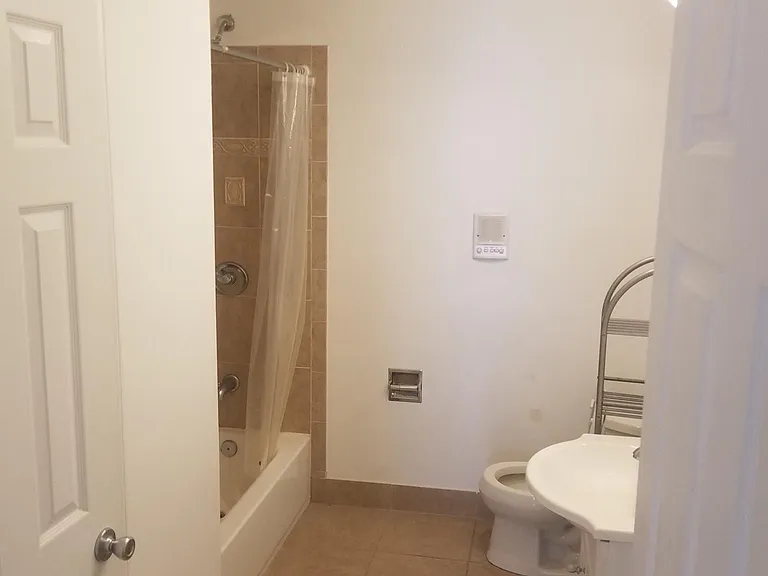 1616 S Hanover St — Photo 2
