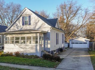 705 W Macarthur Ave, Bloomington, IL
