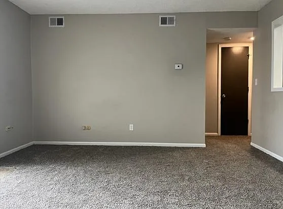 Tiblow Village Apartments — Photo 8