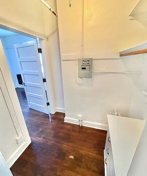 2004 C St #20 — Photo 4