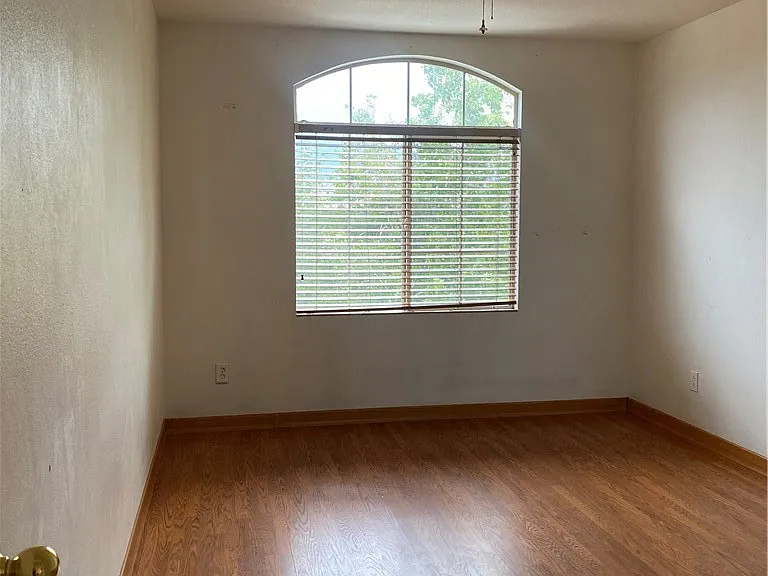 16777 Colonial Dr — Photo 9