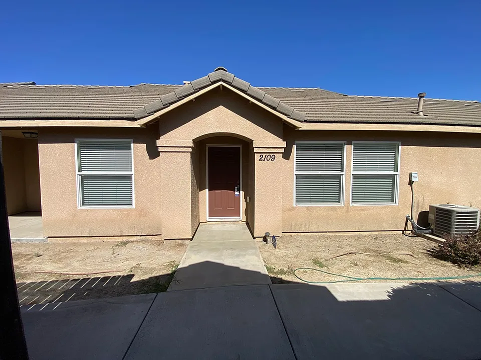 2109 Bella Oaks Dr
