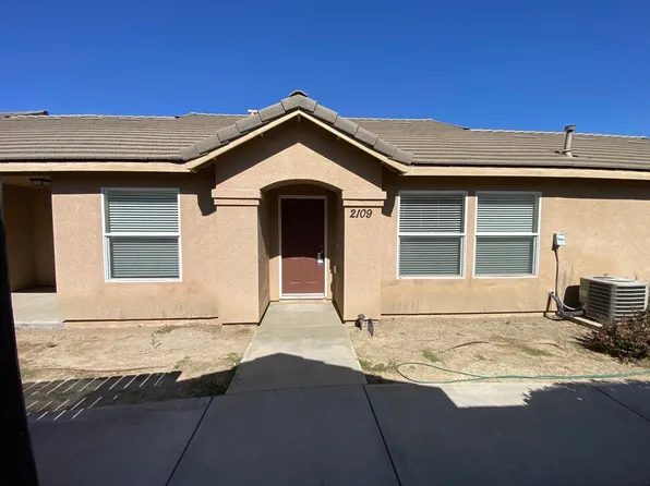 2109 Bella Oaks Dr, Tulare, CA 93274