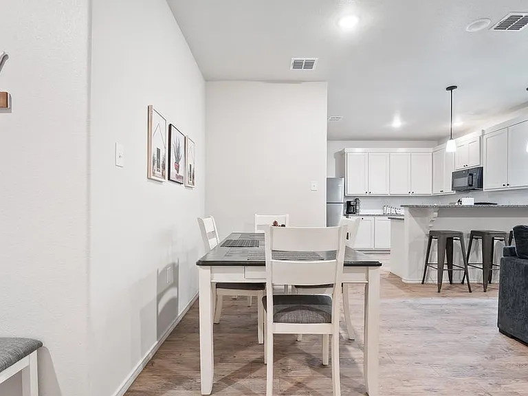 5606 Kemper St — Photo 4