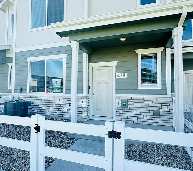 478 Condor Way — Photo 2