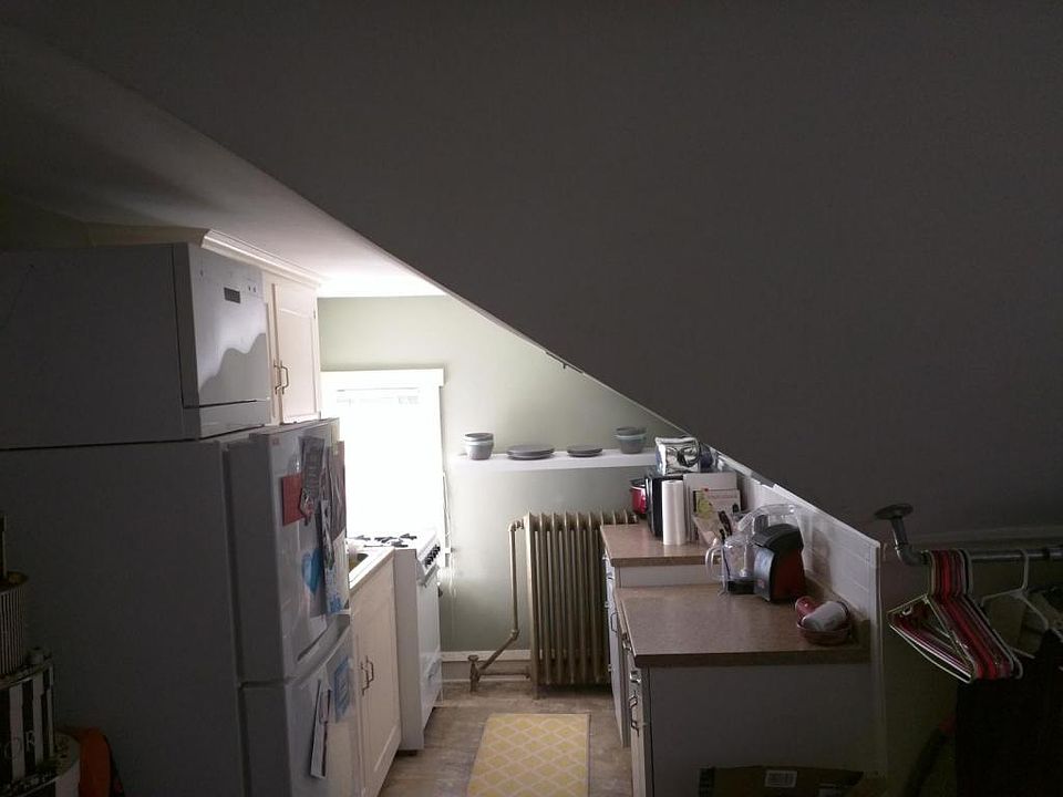 2nd image of 1528 Laurel Ave APT 5