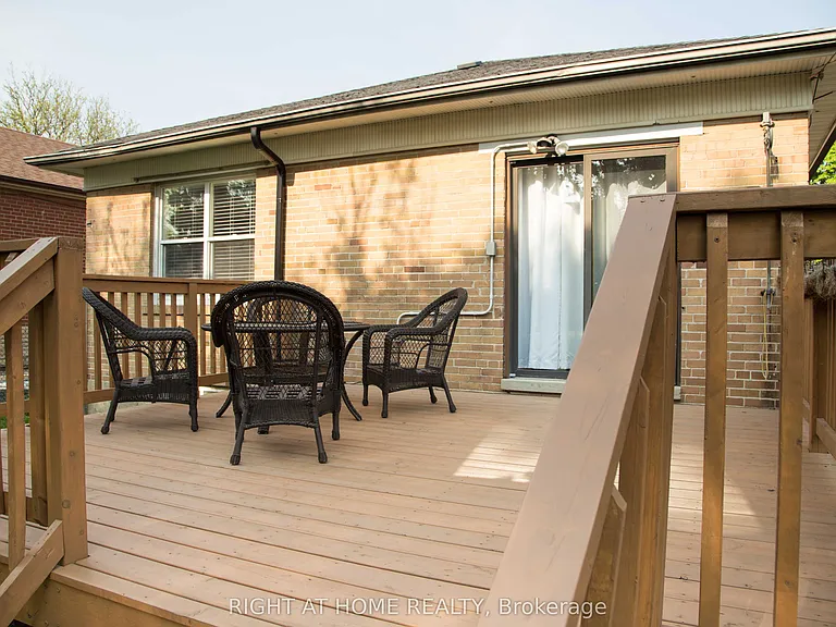 30 Northampton Dr — Photo 12