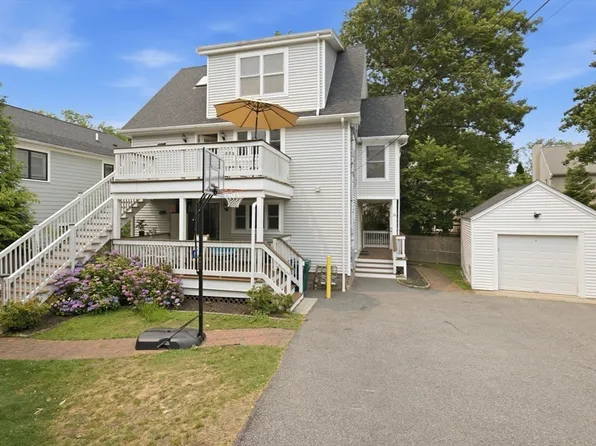 28 Beecher Pl #B, Newton, MA 02459