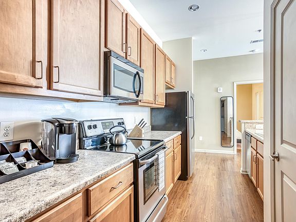 4th image of 101 Falls Park Dr #2L