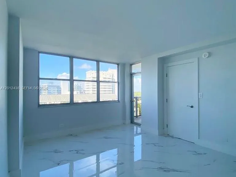 6039 Collins Ave #1033 — Photo 14