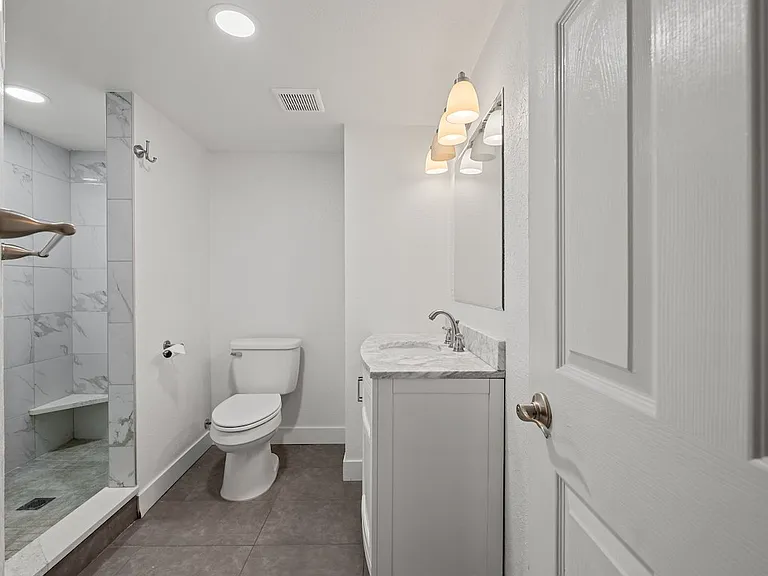 1393 S Grant St — Photo 21