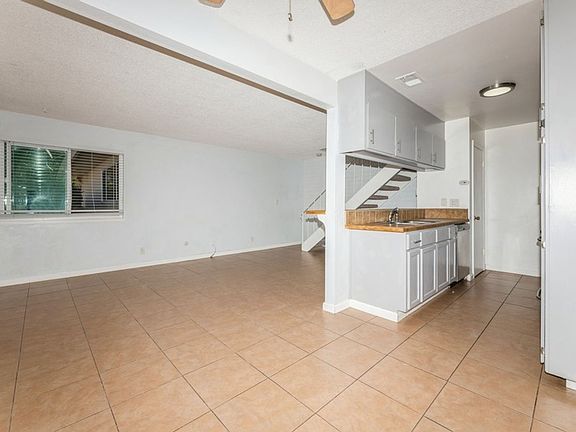 5th image of 3683 Park Dr APT 2