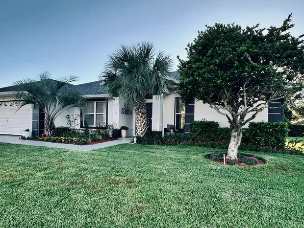 11117 Twosome Dr, San Antonio, FL 33576