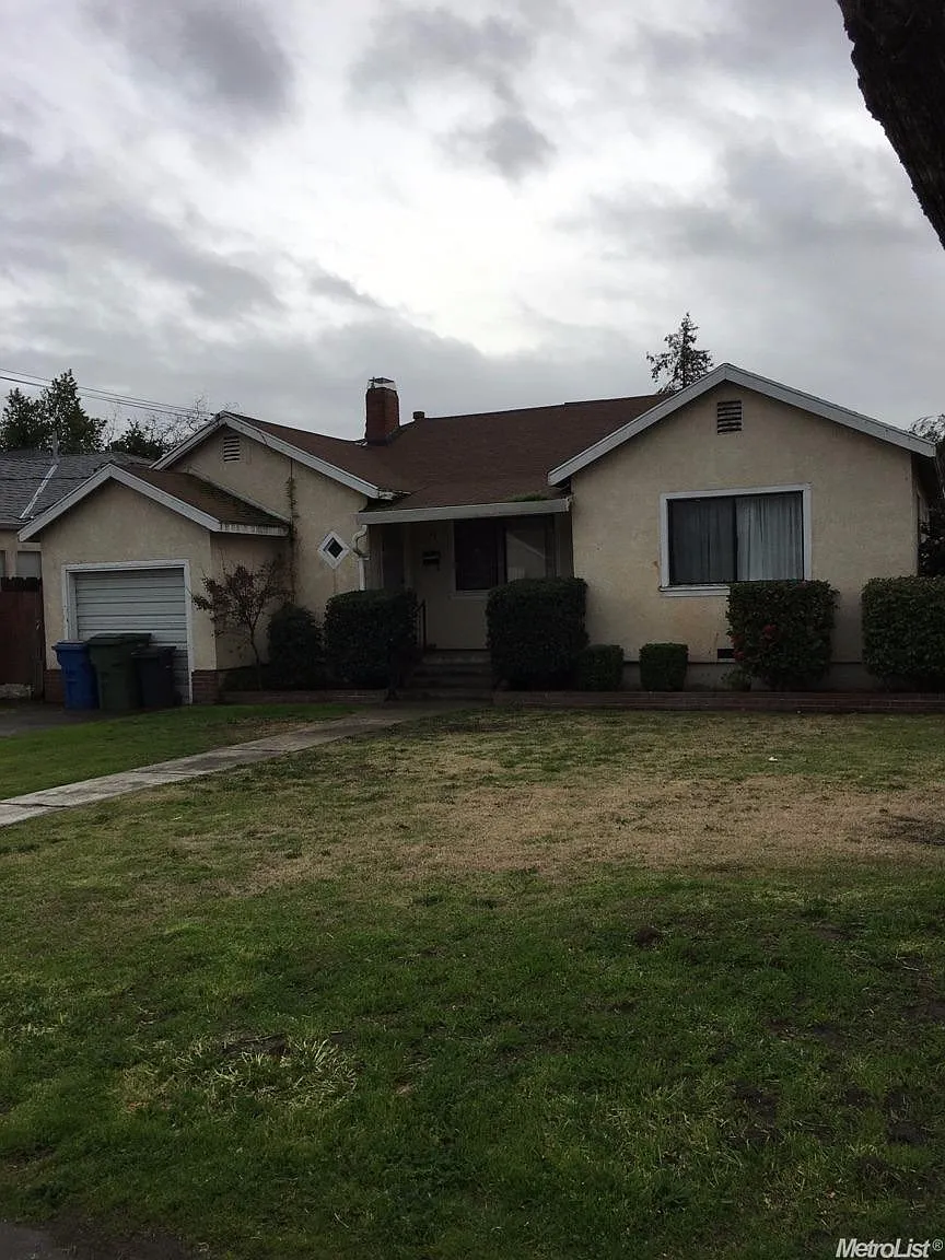 578 S Rose St photo 1