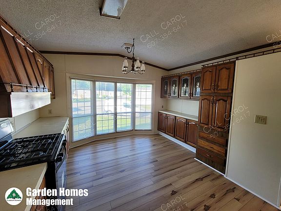 3rd image of 63 Sunnyfield Dr E