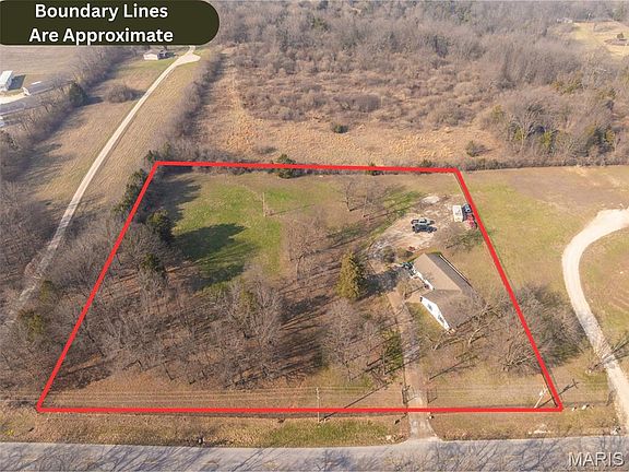 2nd image of 905 Mansion Rd