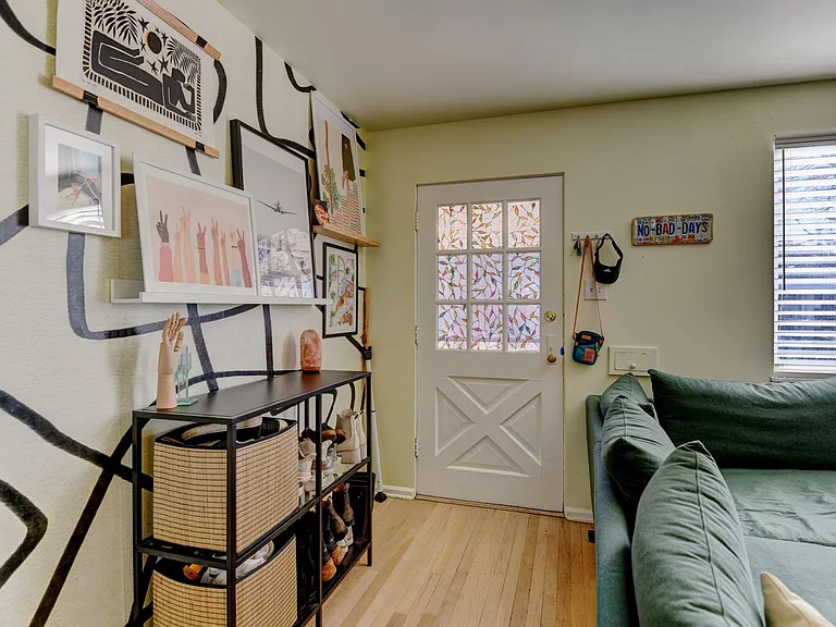 1427 N Jasmine St — Photo 12