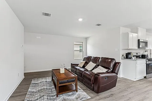 6565 Cypress Vine Dr — Photo 10