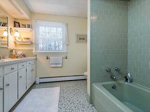 2nd image of 107 Brentwood Dr